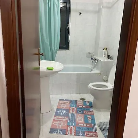 Downtown Bllok 2br, Large Patio, Ac, Wifi Tirana