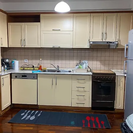 Apartment Downtown Bllok 2br, Large Patio, Ac, Wifi