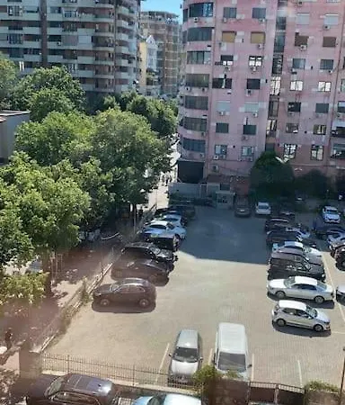 Downtown Bllok 2br, Large Patio, Ac, Wifi *