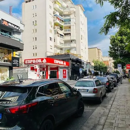 Apartment Downtown Bllok 2br, Large Patio, Ac, Wifi Tirana