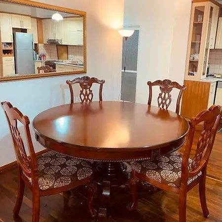 Downtown Bllok 2br, Large Patio, Ac, Wifi Apartment
